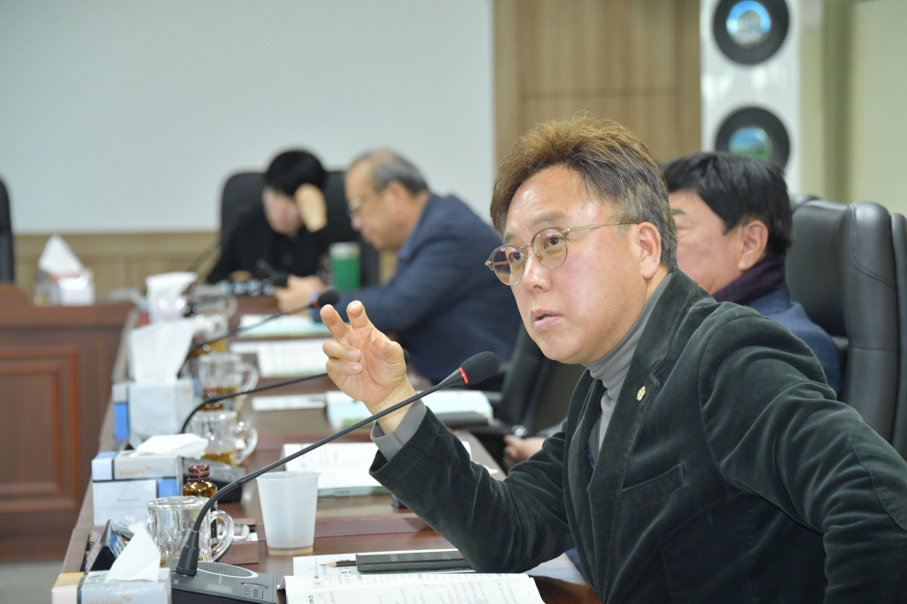 제262회 논산시의회 임시회-행정자치위원회(2025년도 주요업무 추진계획 보고 청취) 2025.02.24(월)  이미지(14)