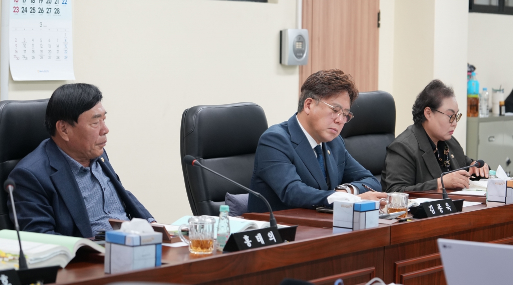 제262회 논산시의회 임시회-행정자치위원회(2025년도 주요업무 추진계획 보고 청취) 2025.02.21(금) 이미지(5)