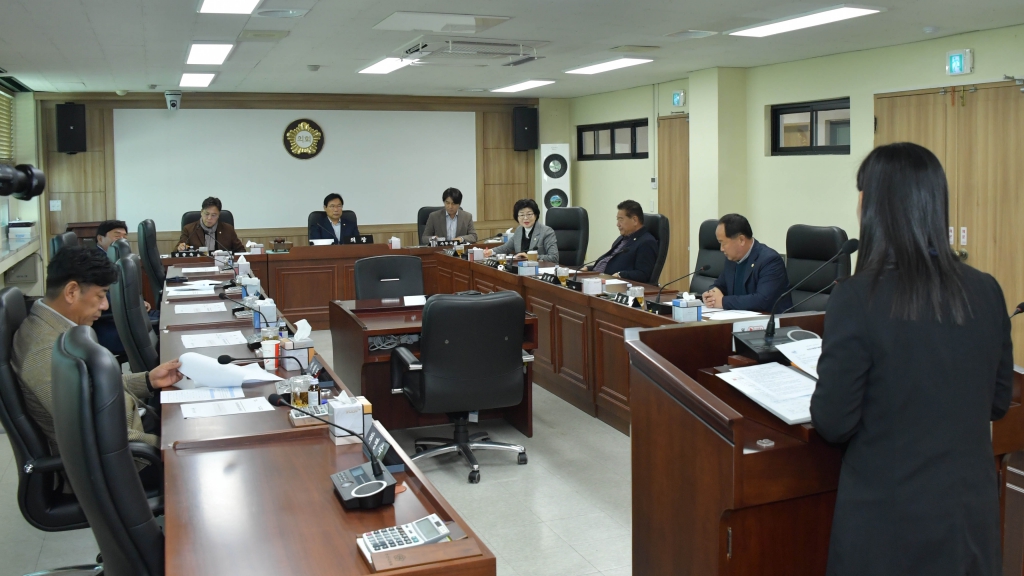 11월 의원간담회 2025.11.03(월) 이미지(7) 11월 의원간담회 2025.11.03(월) 이미지(7)