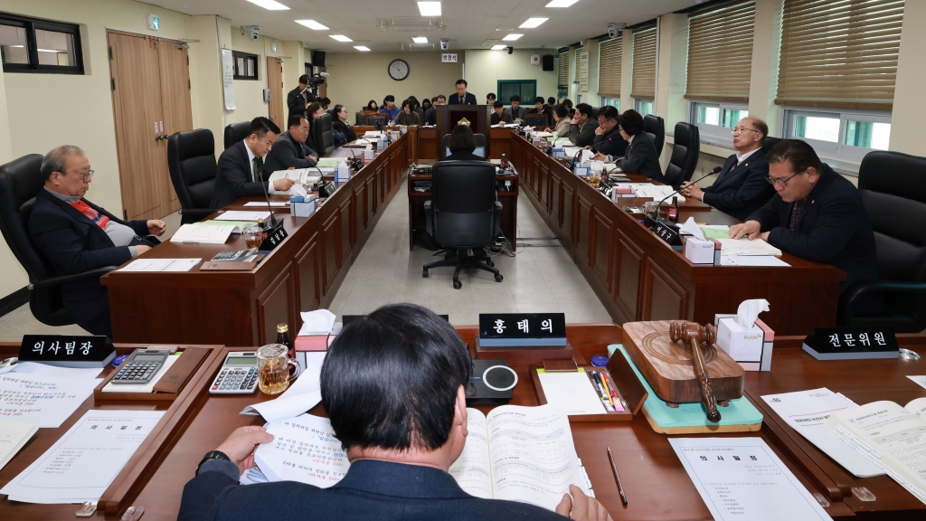 제270회 논산시의회 임시회-2026년도 주요업무 추진계획 보고 청취 등(산업건설 제4차)(연석) 2026.03.04(수) 이미지(2)