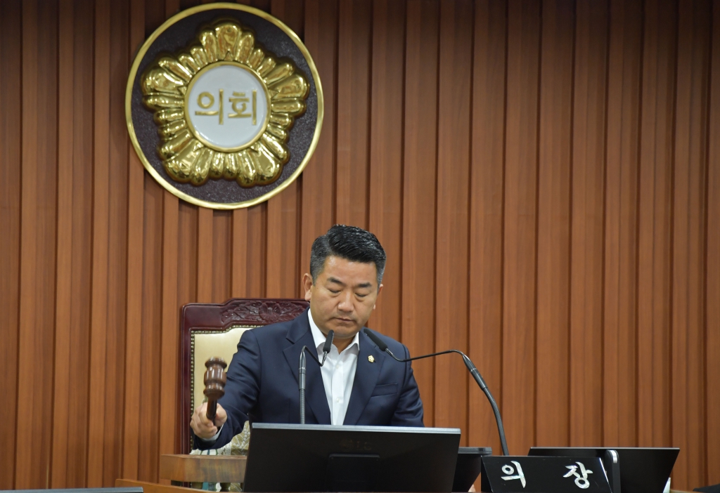 제254회 논산시의회 임시회 개회 2024.04.17(수) 이미지(15)