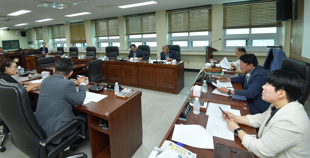 필수농자재 지원 관련 간담회(산업건설위원회) 2025.07.28(월) 이미지(5)