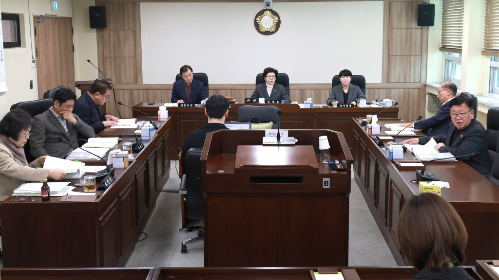 제270회 논산시의회 임시회-조례안 및 일반안건 심사(행정자치 제5차) 2026.03.04(수)  이미지(1)