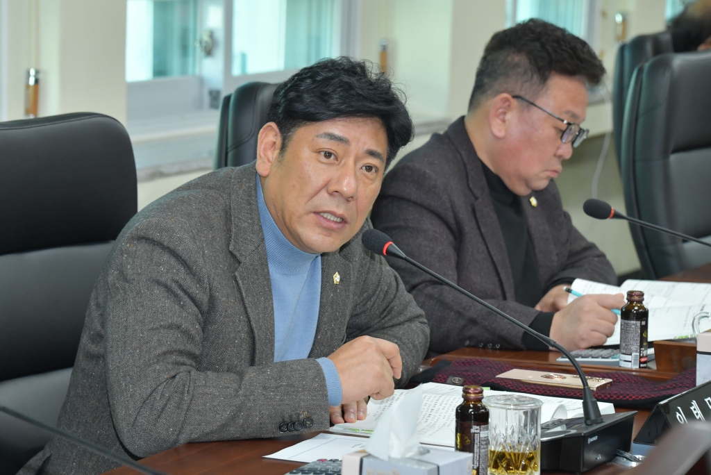 제262회 논산시의회 임시회-행정자치위원회(2025년도 주요업무 추진계획 보고 청취) 2025.02.24(월)  이미지(12)