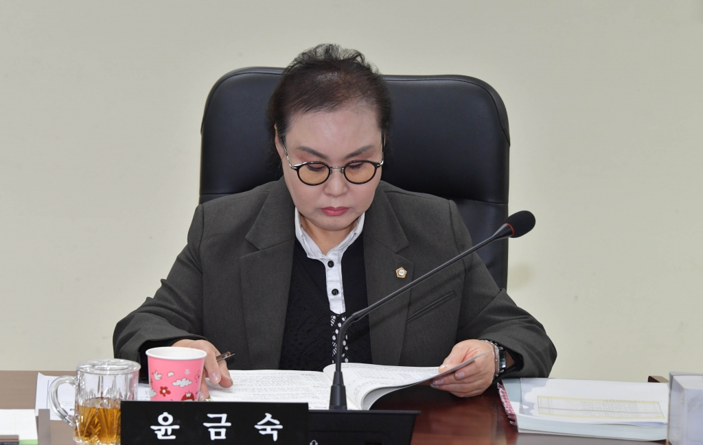 제262회 논산시의회 임시회-행정자치위원회(2025년도 주요업무 추진계획 보고 청취) 2025.02.20(목) 이미지(6) 제262회 논산시의회 임시회-행정자치위원회(2025년도 주요업무 추진계획 보고 청취) 2025.02.20(목) 이미지(6)