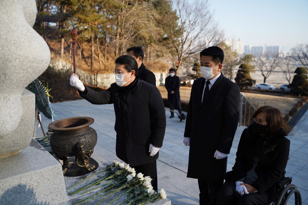 충령탑 참배 이미지(2)