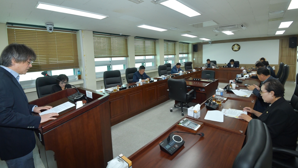 2025년 10월 의원간담회 2025.10.01(수) 이미지(5)