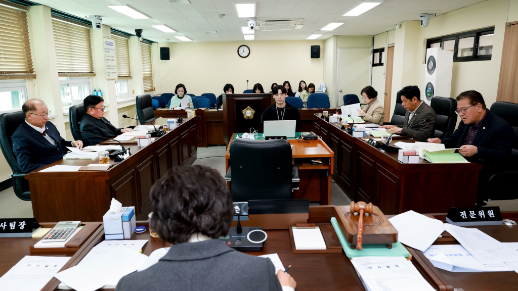 제270회 논산시의회 임시회-조례안 및 일반안건 심사(행정자치 제5차) 2026.03.04(수)  이미지(2)