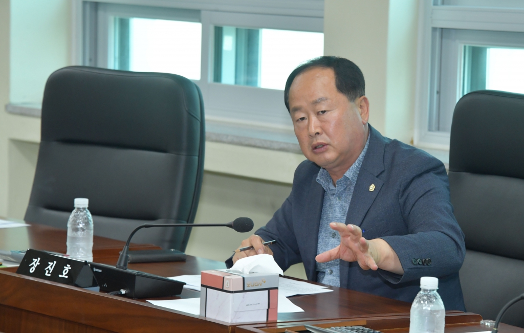 필수농자재 지원 관련 간담회(산업건설위원회) 2025.07.28(월) 이미지(8)