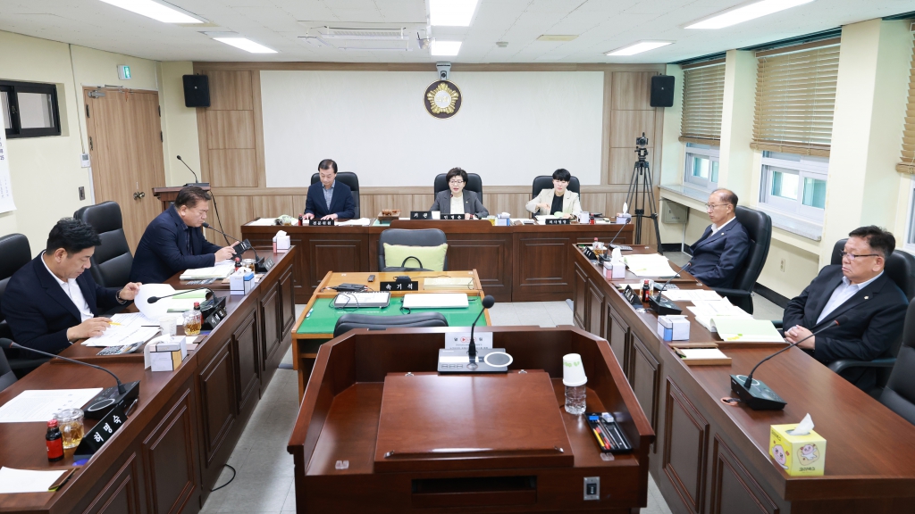 제271회 논산시의회 임시회-조례안 및 일반안건 심사(행정자치 제1차) 2026.04.16(목) 이미지(1)