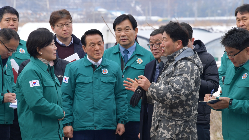 송미령 농림축산식품부 장관, 고병원성 AI 방역현장 및 대설피해 현장 점검  이미지(14)