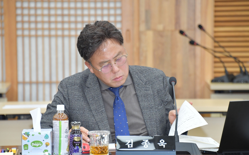 제268회 논산시의회 제2차 정례회-2025년도 논산시 행정사무감사(제5일차)  2025.12.01(월) 이미지(12)