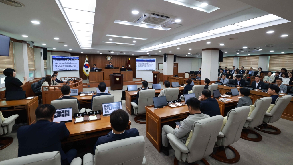 제274회 논산시의회 임시회 폐회 2026.08.27(목) 이미지(11) 제274회 논산시의회 임시회 폐회 2026.08.27(목) 이미지(11)