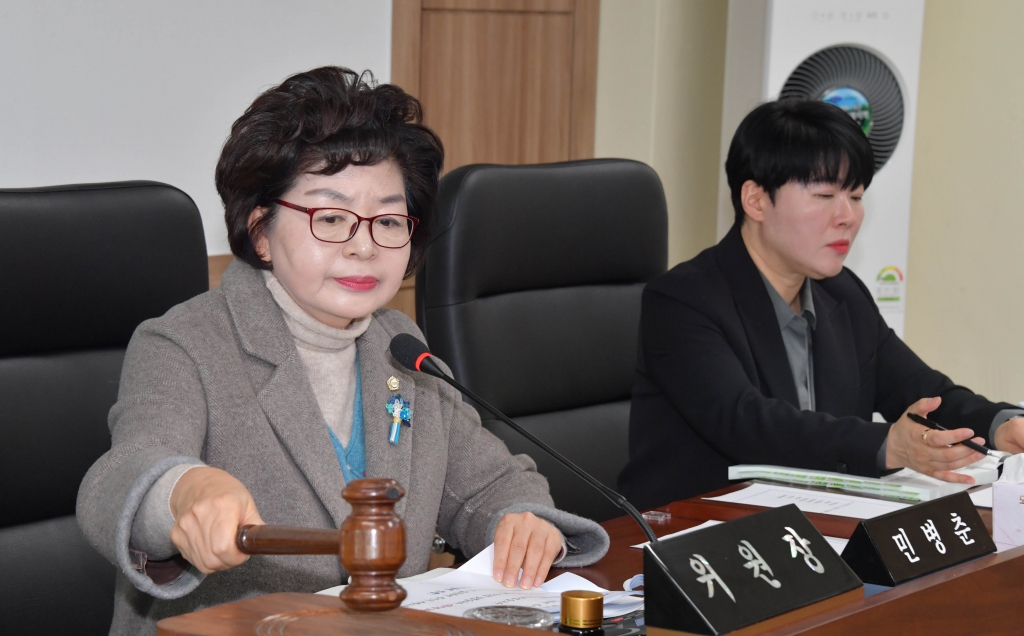 제262회 논산시의회 임시회-행정자치위원회(2025년도 주요업무 추진계획 보고 청취) 2025.02.20(목) 이미지(14) 제262회 논산시의회 임시회-행정자치위원회(2025년도 주요업무 추진계획 보고 청취) 2025.02.20(목) 이미지(14)