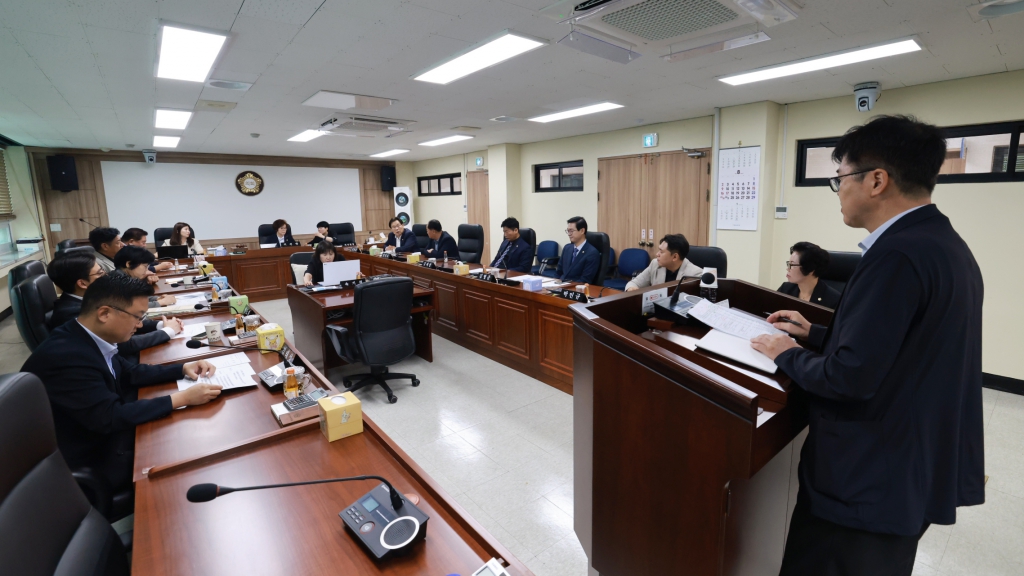 제274회 논산시의회 임시회-2026년도 제1회 추가경정예산안 번안 동의의 건(예산결산 제3차) 2026.08.27(목) 이미지(3) 제274회 논산시의회 임시회-2026년도 제1회 추가경정예산안 번안 동의의 건(예산결산 제3차) 2026.08.27(목) 이미지(3)