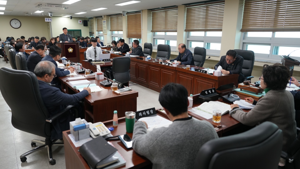 제262회 논산시의회 임시회-행정자치위원회(2025년도 주요업무 추진계획 보고 청취) 2025.02.21(금) 이미지(9)