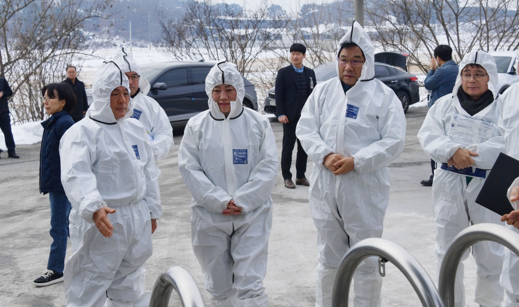 송미령 농림축산식품부 장관, 고병원성 AI 방역현장 및 대설피해 현장 점검  이미지(6)