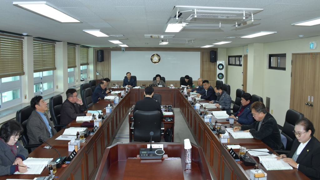 제262회 논산시의회 임시회-행정자치위원회(2025년도 주요업무 추진계획 보고 청취) 2025.02.24(월)  이미지(1)