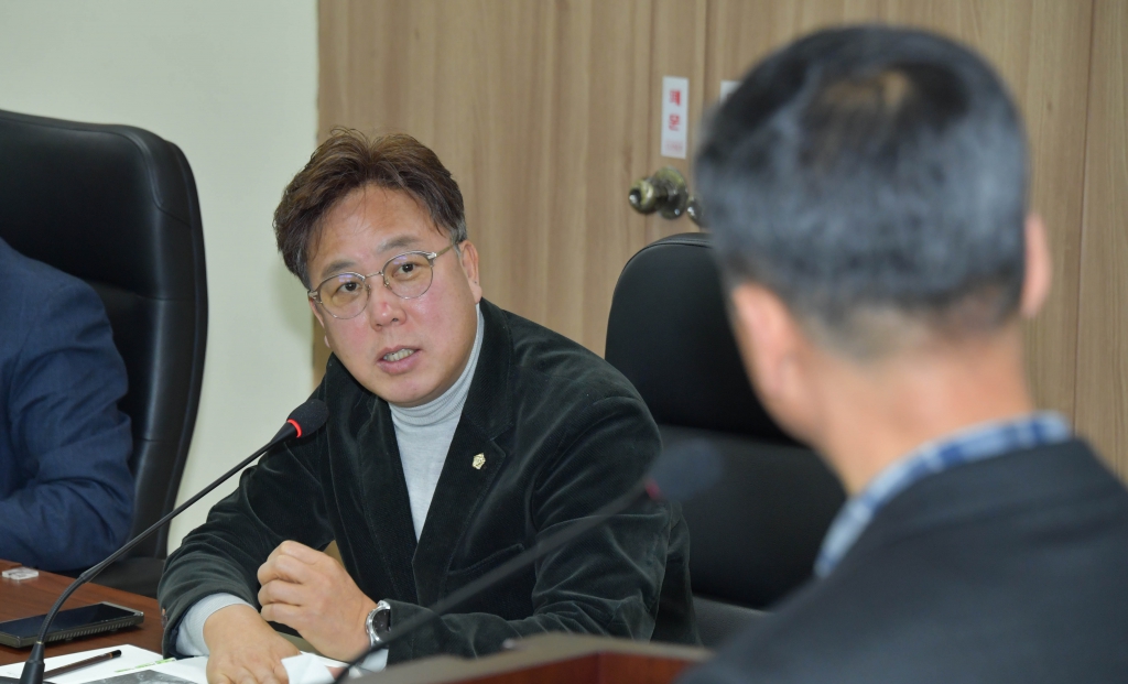 제262회 논산시의회 임시회-행정자치위원회(2025년도 주요업무 추진계획 보고 청취) 2025.02.20(목) 이미지(9) 제262회 논산시의회 임시회-행정자치위원회(2025년도 주요업무 추진계획 보고 청취) 2025.02.20(목) 이미지(9)