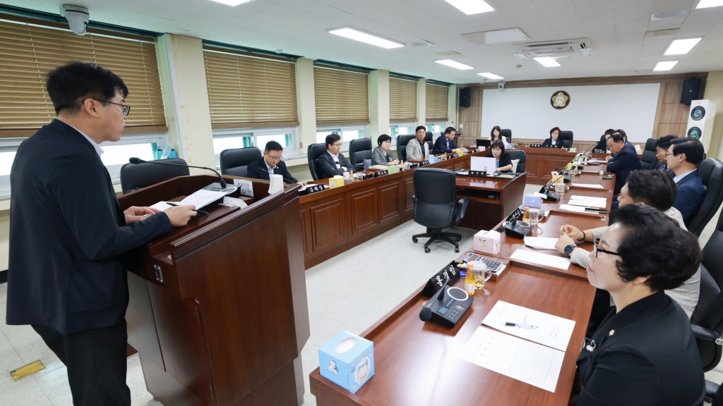 제274회 논산시의회 임시회-2026년도 제1회 추가경정예산안 번안 동의의 건(예산결산 제3차) 2026.08.27(목) 이미지(2) 제274회 논산시의회 임시회-2026년도 제1회 추가경정예산안 번안 동의의 건(예산결산 제3차) 2026.08.27(목) 이미지(2)