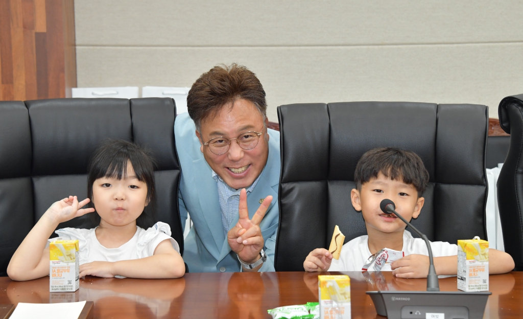 강경어린이집 아이들, 논산시의회 방문 2024.09.12(목) 이미지(4)