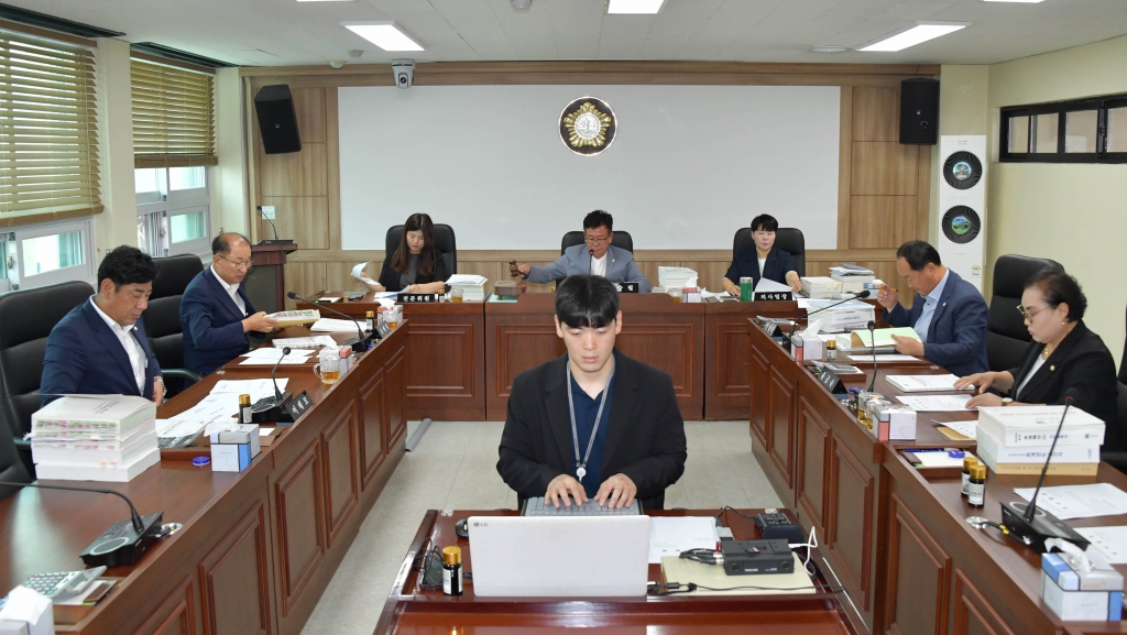 조례안 심사, 2023회계연도 결산 승인안 예비심사, 2024년도 제1회 추가경정예산안 예비심사(의회운영 제1차) 2024.06.17(월) 이미지(1)