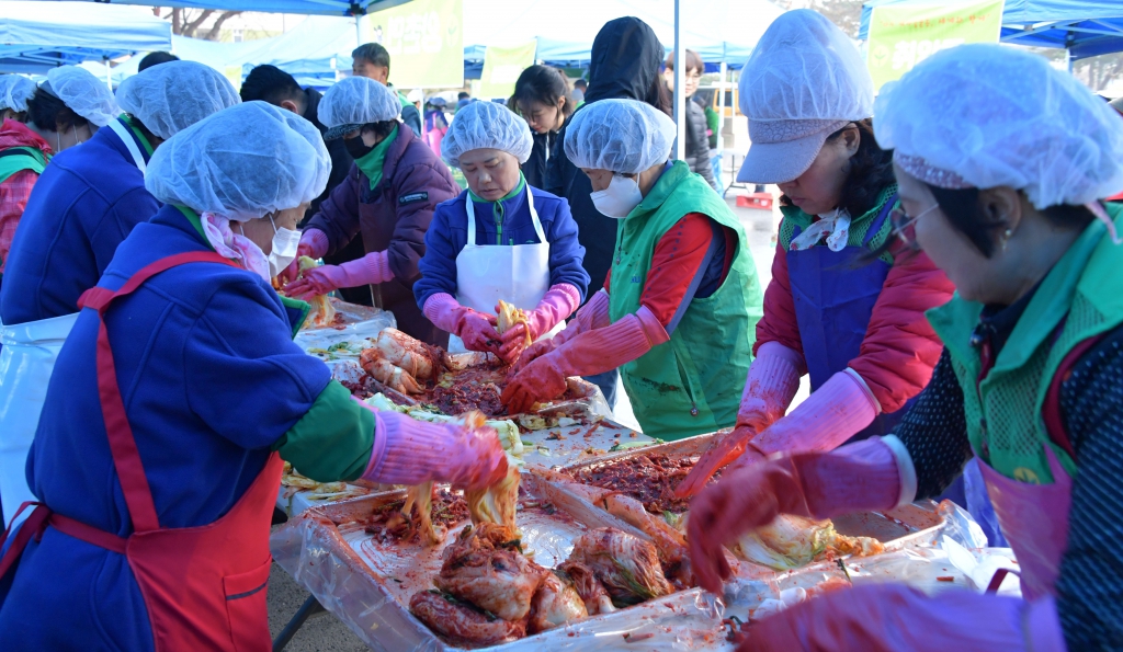 2023년 따뜻한 겨울나기 사랑의 김장담그기 나눔봉사 논산시새마을회(논산시 시민운동장) 2023.11.16(목) 이미지(4)