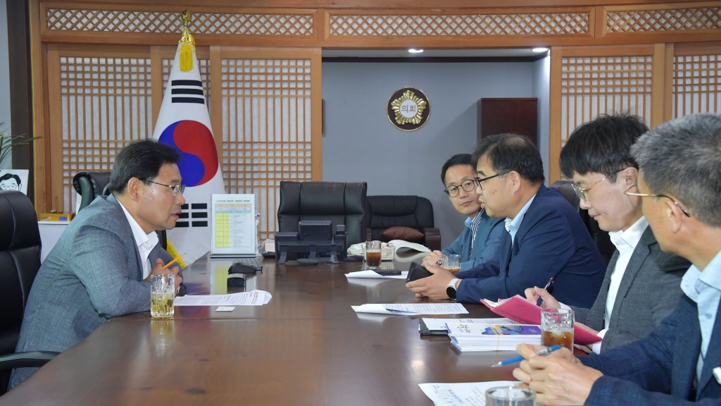 강성기 충남도청 기획조정실장, 행정통합 주민설명회 협조요청차 논산시의회 방문 2025.06.10(화) 이미지(2)