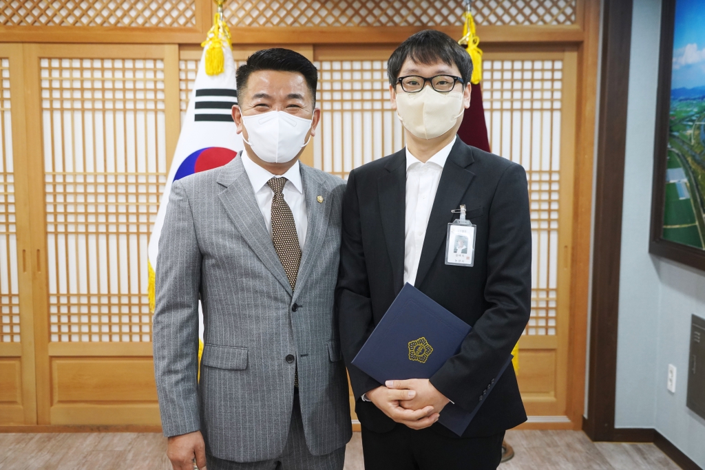 의회 발령 직원 사령장 교부 이미지(8)