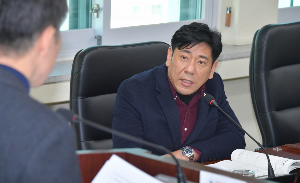 제262회 논산시의회 임시회-행정자치위원회(2025년도 주요업무 추진계획 보고 청취) 2025.02.20(목) 이미지(5) 제262회 논산시의회 임시회-행정자치위원회(2025년도 주요업무 추진계획 보고 청취) 2025.02.20(목) 이미지(5)