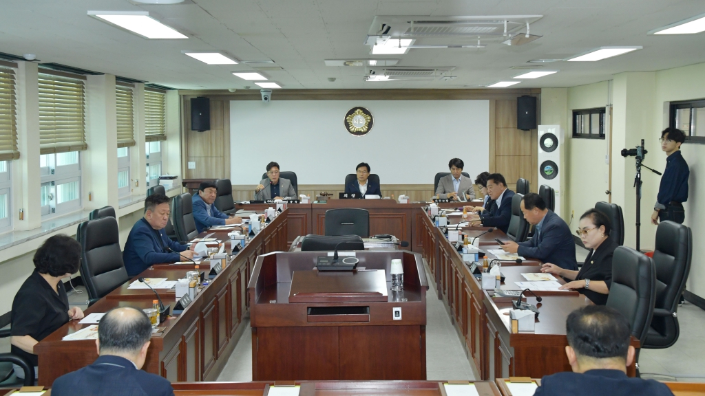 2025년 10월 의원간담회 2025.10.01(수) 이미지(2)