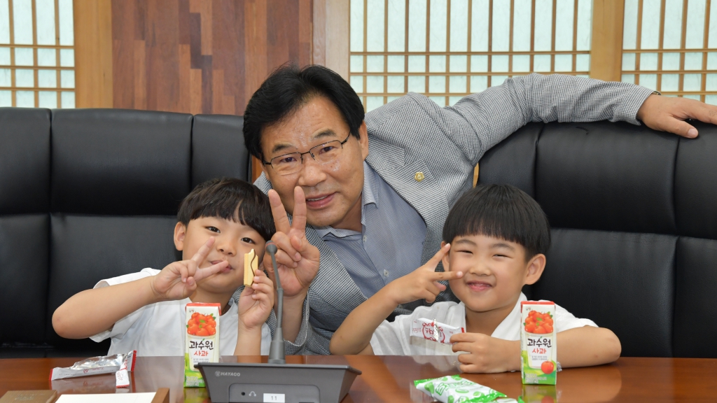 강경어린이집 아이들, 논산시의회 방문 2024.09.12(목) 이미지(3)