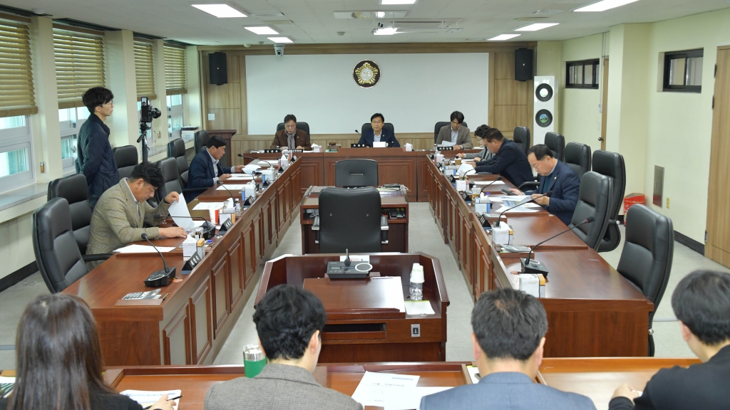 11월 의원간담회 2025.11.03(월) 이미지(1) 11월 의원간담회 2025.11.03(월) 이미지(1)