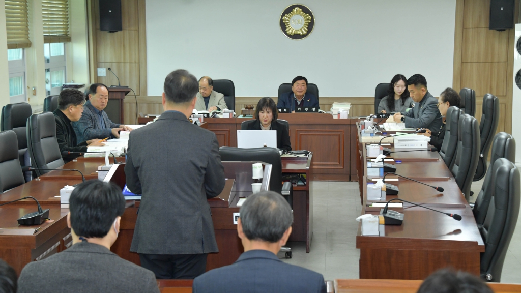 제268회 논산시의회 제2차 정례회-2026년도 예산안 예비심사(산업건설 제2차) 2025.12.09(화)  대표이미지