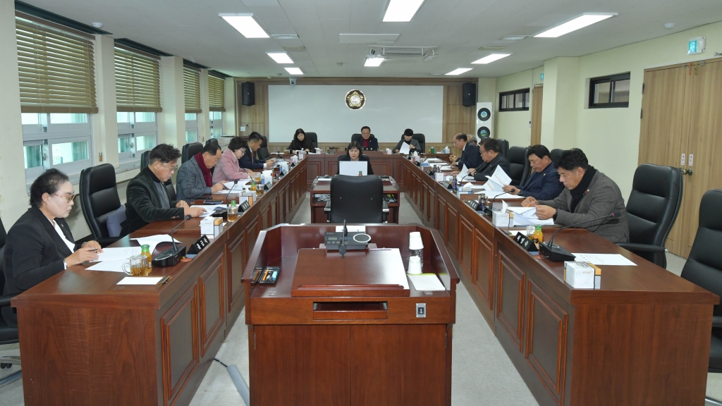 제268회 논산시의회 제2차 정례회-2025년도 행정사무감사 결과보고서 채택의 건(행정감사 특별위원회 제3차) 2025.12.12(금)  대표이미지