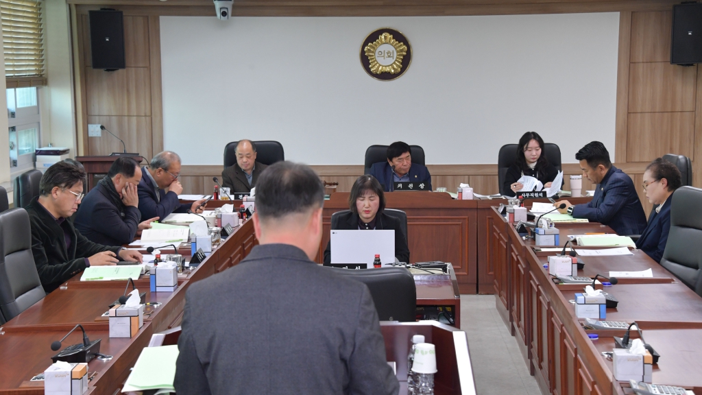 제268회 논산시의회 제2차 정례회-조례안 및 일반안건 심사(산업건설 제1차) 2025.12.05(금)  대표이미지