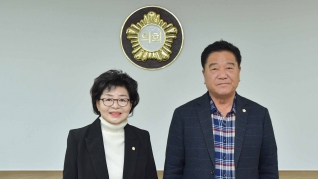 제268회 논산시의회 제2차 정례회-예산결산특별위원회 위원장 및 부위원장 선임 2025.11.24(월)  대표이미지