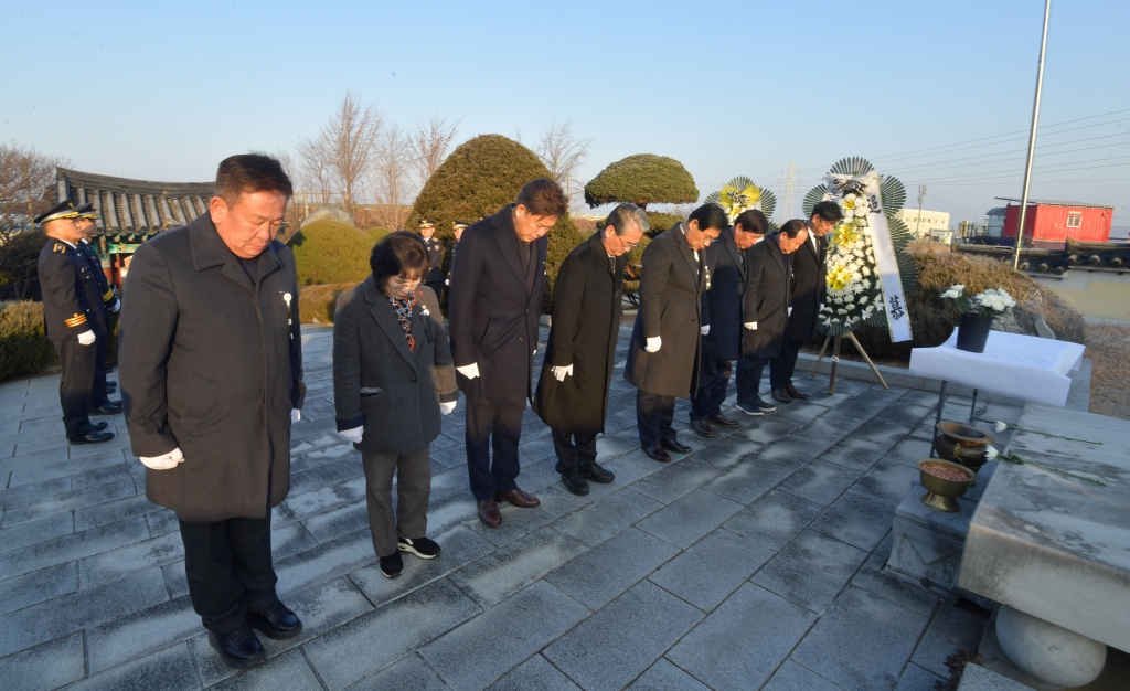 논산시의회, 새해 첫 공식일정으로 충령탑 등 참배 이미지(1)