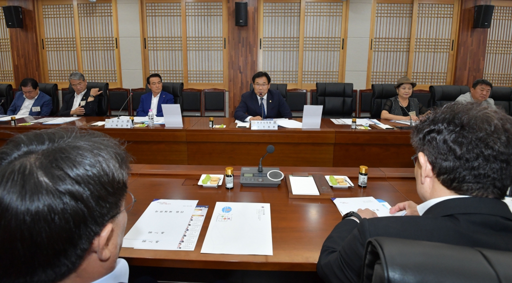 논산시의회, ‘논심회’ 회원들과 지역발전 등을 위한 의견 나눠 이미지(3)
