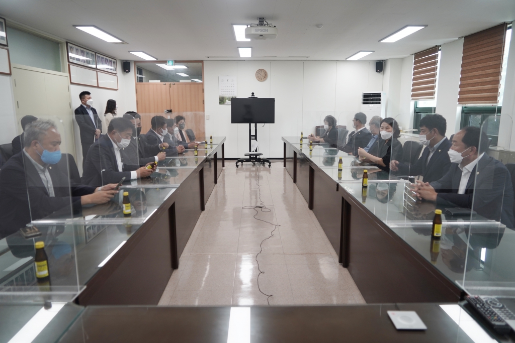 논산시의회, 관내 유관기관 방문 의정행보 시작 이미지(3)